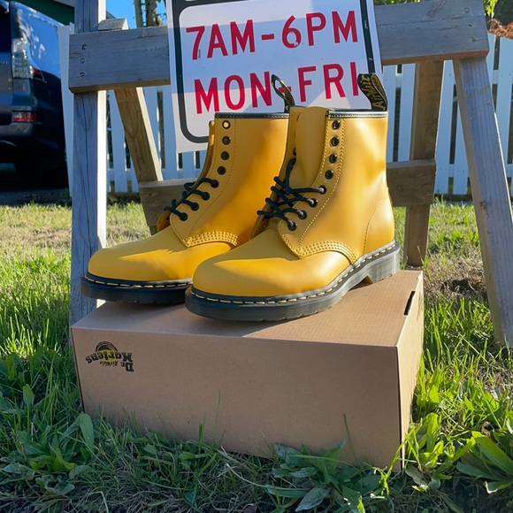 Dr. Martens 1460 Eye Lace/up  Boots Yellow - Picture 4 of 13